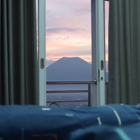 Готель Narwastu Hills Tomohon Екстер'єр фото